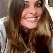 Sono una maestra di primaria,dolce seria e scrupolosa.Offro aiuto compiti in tutte le materie compreso inglese(ho certificazioneC2